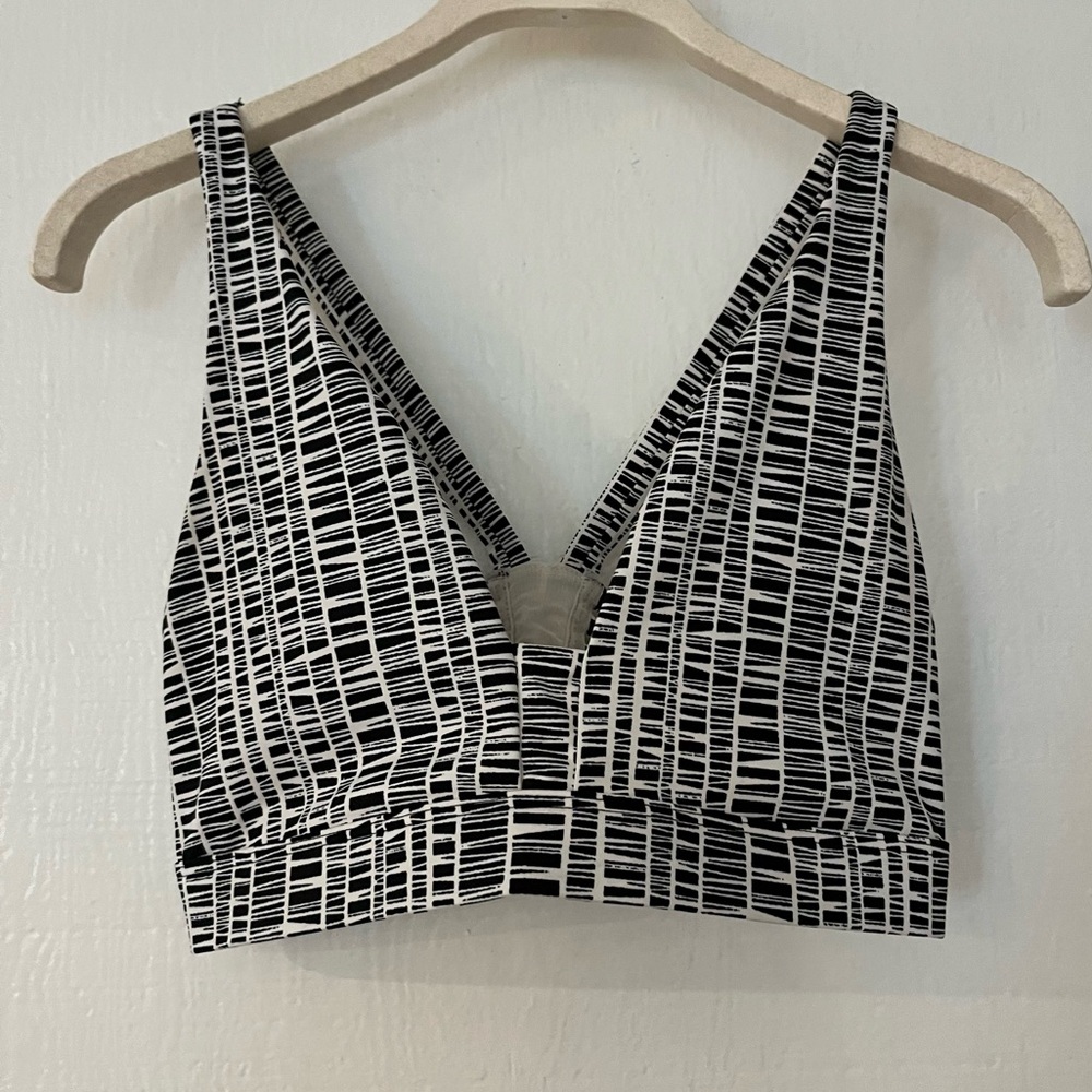 VSX Victoria's Secret Black White Patterned Mesh Sports Bra Small